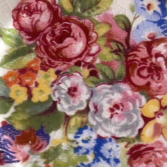 BEAUTIFUL ANTIQUE PAIR OF FLORAL DEMITASSE TEACUPS AND SAUCERS - Picture 9 of 12